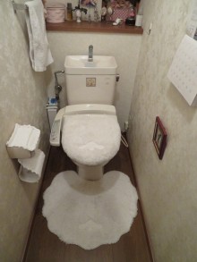 トイレのうしろがスッキリ LIXILリフォレにお取替え